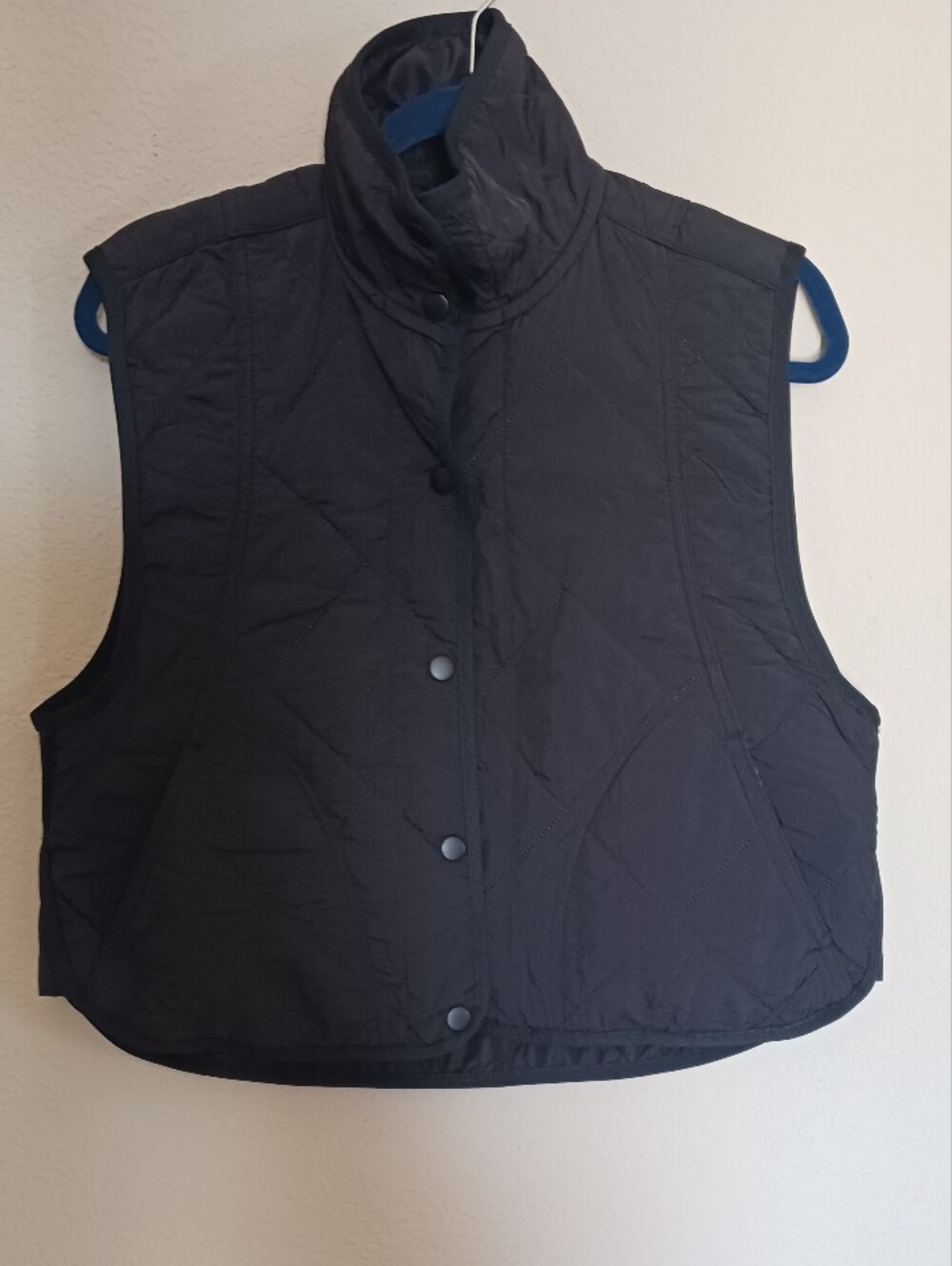 Love Tree Black Quilted Cropped Vest